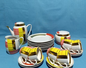 Exquisites Vintage-Kaffeeservice aus Porzellan im ukrainischen Stil mit Vergoldung.