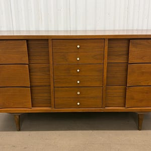 Johnson Carper Fashion Trend Dresser - Etsy Johnson Carper Fashion Trend Dresser - Etsy