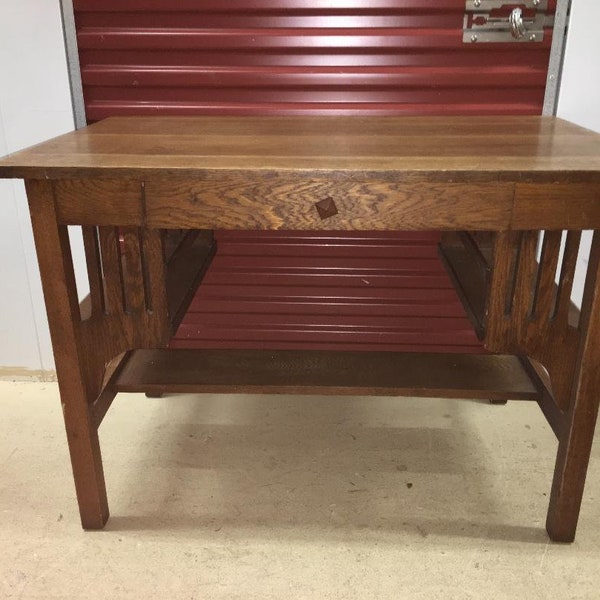 Hold STICKLEY SPEAKING / Stickley Or Stickley Style Wood Desk / Mission Style Desk / Solid Wood Desk