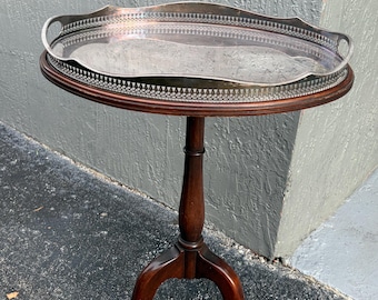 Edwardian Style Tray Table Family Crest IMPERO I Command Or I Rule