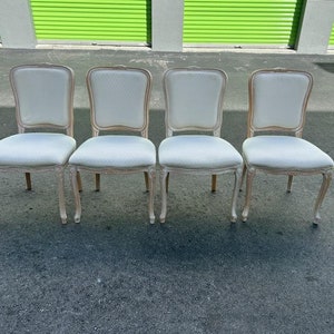 Set of 4 Made In Italy French Louis XV Style Light Wood Dining Chairs