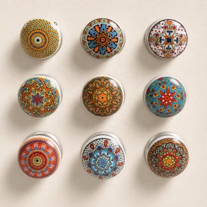 Kleurrijke keramische ladeknoppen set van 9, handgeschilderde kastgrepen, boho mandala meubelknoppen, keukenkast handgrepen