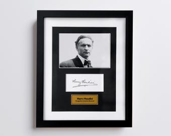 Harry Houdini Autograph Photo – Signed Photo Facsimile