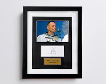 Neil Armstrong Autograph Photo – Signed Photo Facsimile