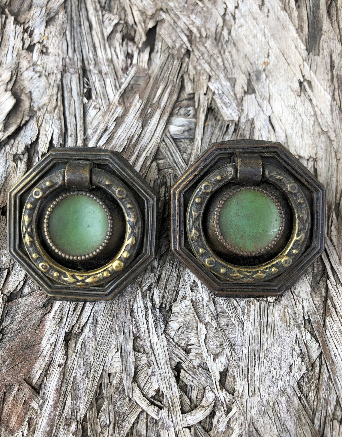 Anillo de latón antiguo tira con centros verdes 2 PARES | Etsy