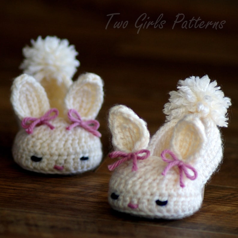 Crochet patterns baby booties Classic Year-Round Bunny House Slippers Pattern number 204 Instant Download kc550 imagem 5
