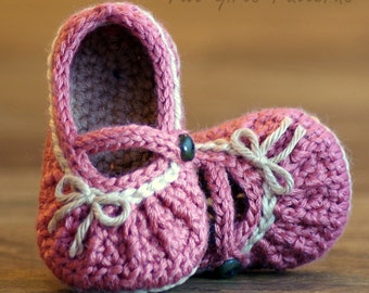 Crochet Pattern # 210 Too Cute Mary Janes with easy gathering - 2 options included - PDF - Instant Download kc550