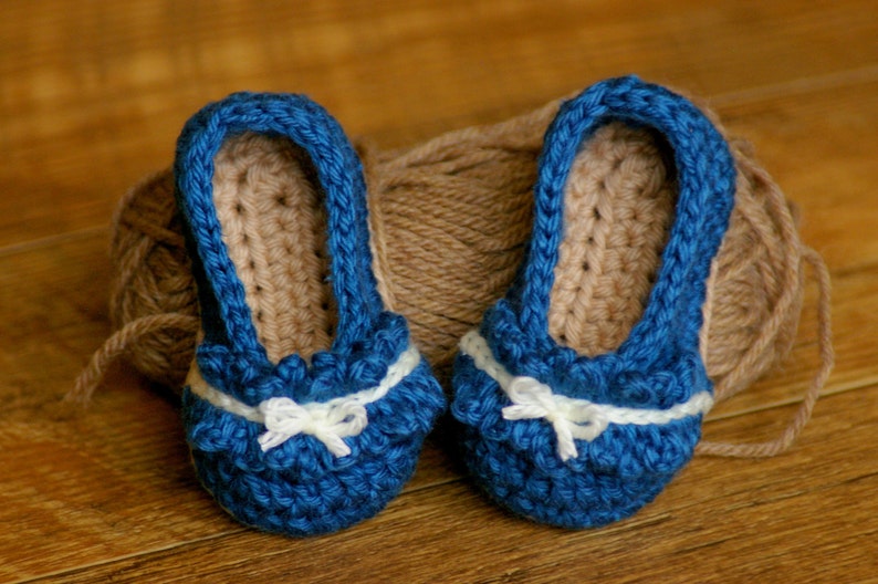 CROCHET PATTERN 108 Ruffle Ballet Flats Instant Download Baby Booties Crochet pattern baby shoe pattern baby sizes L image 3