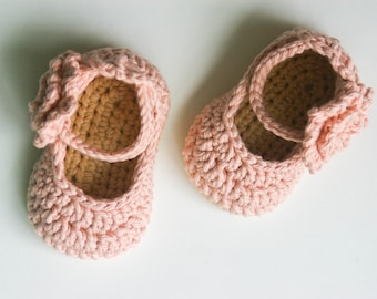 Crochet Baby Pattern - Maddie Mary Janes Crochet Pattern - Baby Crochet - Instant download - pdf file - 3 baby sizes - 3 strap options
