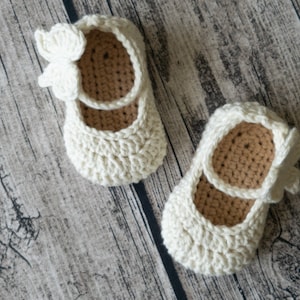Crochet Baby Pattern Maddie Mary Janes Crochet Pattern Baby Crochet Instant download pdf file 3 baby sizes 3 strap options image 2
