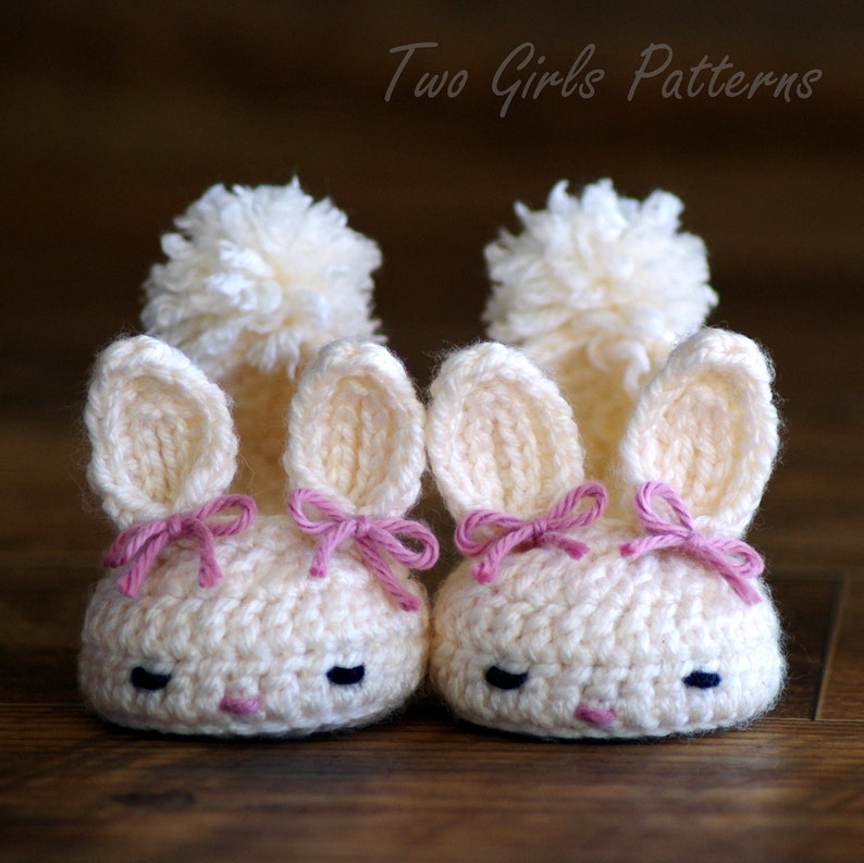 CROCHET PATTERN 204 Baby booties Bunny Slipper Instant Download Classic Year-Round Bunny House Slippers kc550 image 1