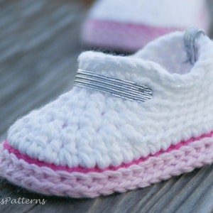 Crochet Baby Pattern Sami Sneakers Baby Crochet 2 sizes 0-6 months and 6-12 months Instant Download image 5