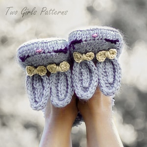 Crochet pattern - Bunny House Slippers - Women's sizes 5 - 10 - DIY Gift - Instant Download  kc550