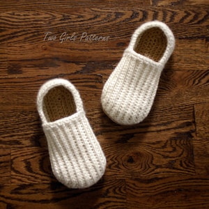 Crochet Pattern for Mens House Shoes the Lazy Day Loafers Crochet Pattern 105 Includes U.S. big boys sizes 3-7 and mens 8-13 L image 1