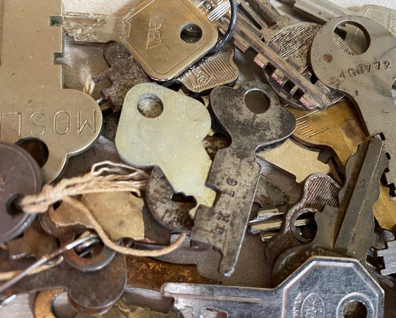 10 Vintage Keys | Brass/Gold-Tone, Silver-Tone, Mixed Metal Options | Assorted Flat, Old Keys for Crafts, Jewelry, Assemblage & Decor image 3