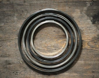 Vintage Metal Embroidery Hoop: 4-8" Sewing Supply