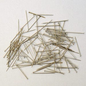100 secondhand-sourced sewing pins