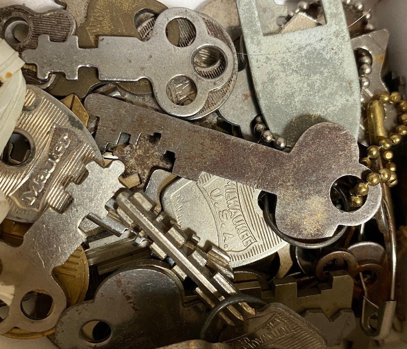 10 Vintage Keys | Brass/Gold-Tone, Silver-Tone, Mixed Metal Options | Assorted Flat, Old Keys for Crafts, Jewelry, Assemblage & Decor image 2