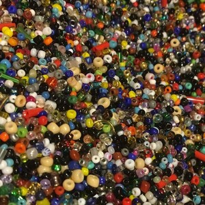 10g Vintage Glass Seed Beads: Secondhand Jewelry Supply
