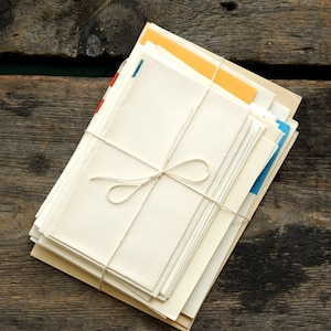 Paquete de sobres vintage para cartas: crema, beige y blanco - para diarios, scrapbooking y correo postal (1/8 de libra)