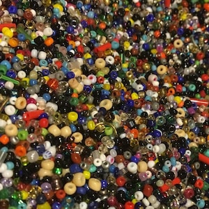 10g Vintage Glass Seed Beads: Secondhand Jewelry Supply