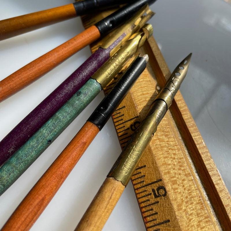 Vintage Straight Dip Pen Holder with One Nib