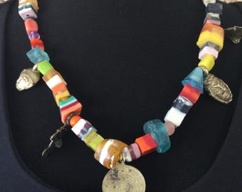 Very Unique Vintage Chunky Colorful Lucite Beaded Coin Face Fish Charm Pendant Necklace