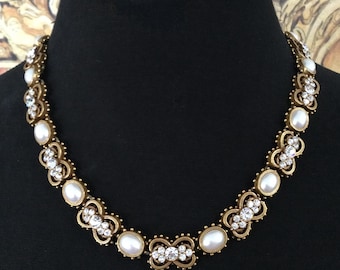 Vintage Goldtone Faux Pearl Rhinestone Necklace