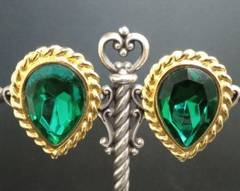 Boucles d'oreilles clip en forme de larme vintage en verre vert, bijoux années 1970 1980