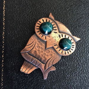 Vintage Cute Copper Owl Brooch Pin ** Retro Collectible Costume Jewelry