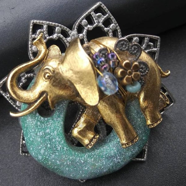 Cara stimmel LTD designer signed happy elephant beaded brooch