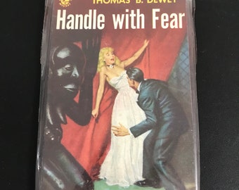 Handle with fear romance Pulp fiction novel by Thomas be Dewey first edition 1954 classic by graphic books