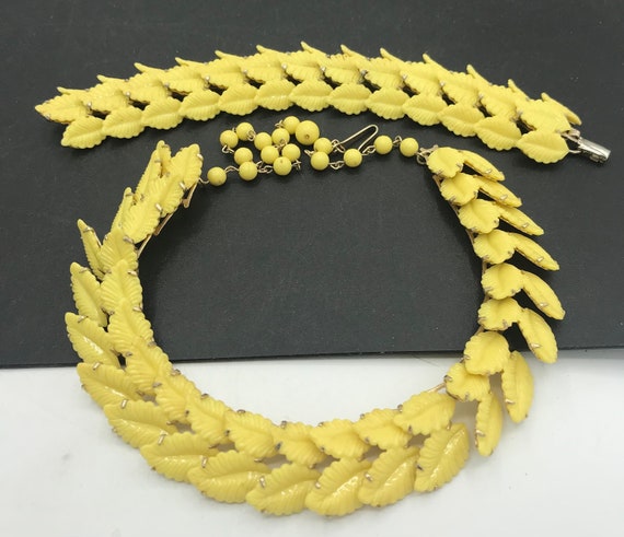 Yellow Thermoset jewelry set, 1950s 1960s Lucite … - image 1