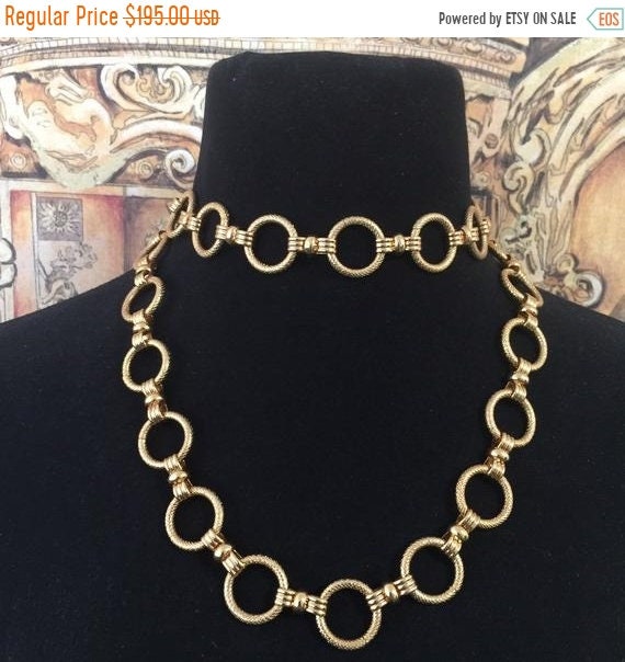 Very nice goldtone metal gold chain link necklace