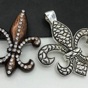Vintage fleur-de-lis rhinestone brooch lot, Vintage set of 2 pieces, jewelry pendant gift
