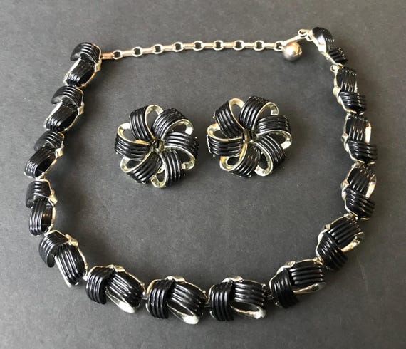 Lisner Vintage Black Thermoset Necklace & Clip On Flower Earrings Jewelry Set, 1950's 1960's