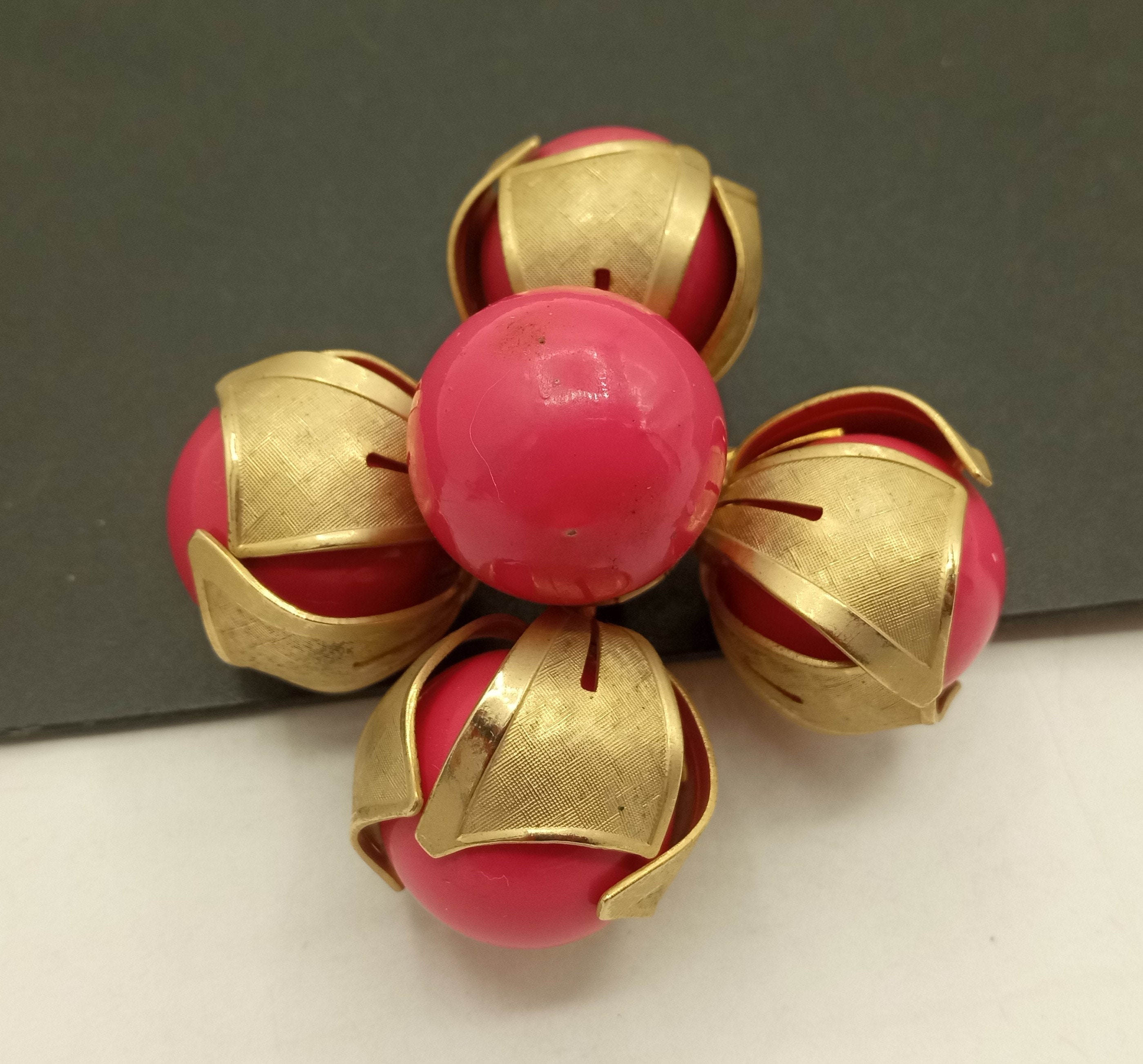 レオ Vintage Chunky Pink Gold Flower Brooch Pin, New Old Stock