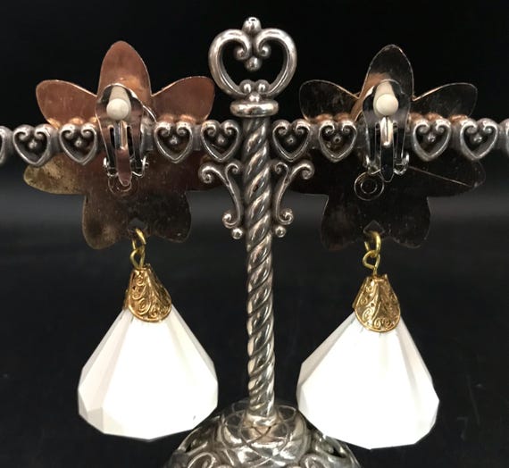 Vintage White Plastic Dangle Drop Statement Clip … - image 3