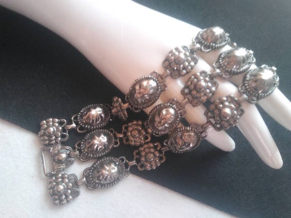 Wide chunky bracelet, vintage silvertone ornate m… - image 4