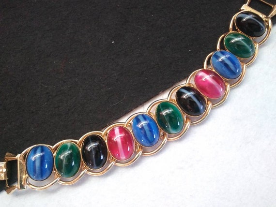 Pretty maroon blue green black glass stone gold tone chunky bracelet, 1960s 1970s jewelry