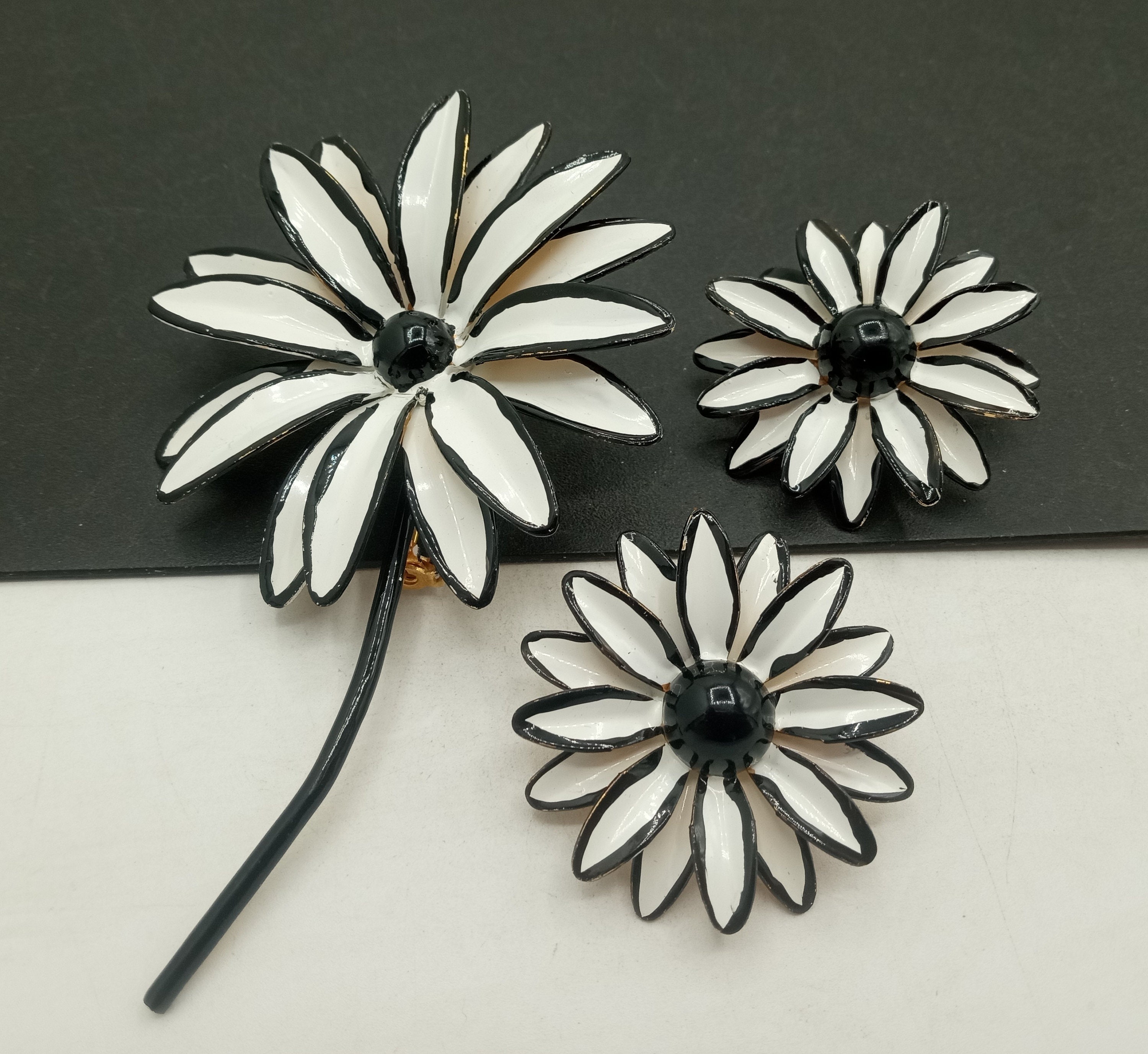 Sandor Co. Vintage Flower Brooch Pin & Clip on Earrings, Collectible Designer Signed Jewelry Set, 1950's 1960's Black White Floral Jewelry - Etsy Sandor Co. Vintage Flower Brooch Pin & Clip on Earrings, Collectible Designer Signed Jewelry Set, 1950's 1960's Black White Floral Jewelry - Etsy