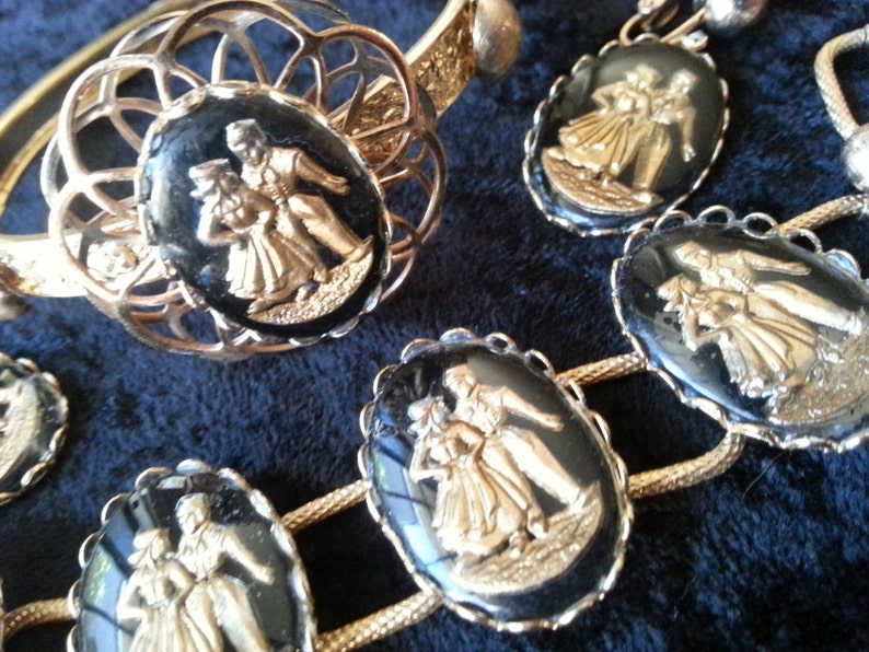 Mid Century Dutch Lovers 2 Bracelet Earring Set Black /& Gold Unique Vintage Jewelry Set Demi Parure 1950/'s 1960/'s