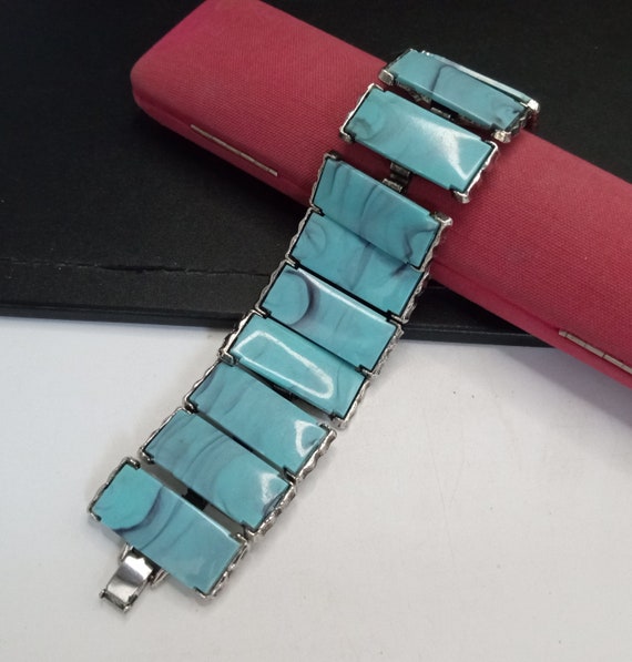 Vintage Blue Lucite Bracelet, 1950's 1960's Jewelr