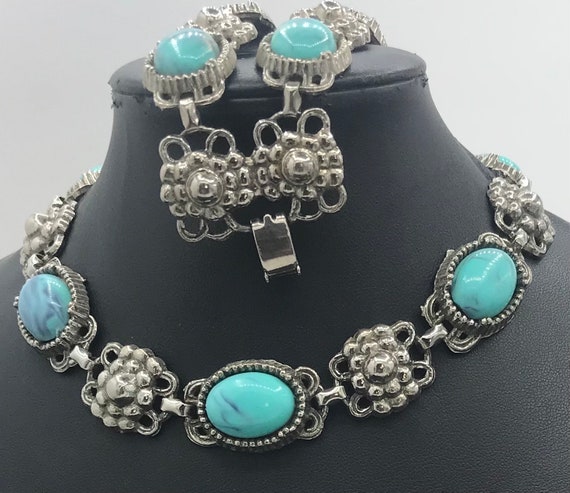 Fun colorful aqua blue demi parure, 1950s necklac… - image 4