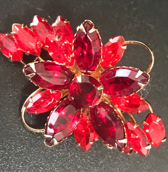 Juliana style red rhinestone floral large brooch,… - image 9