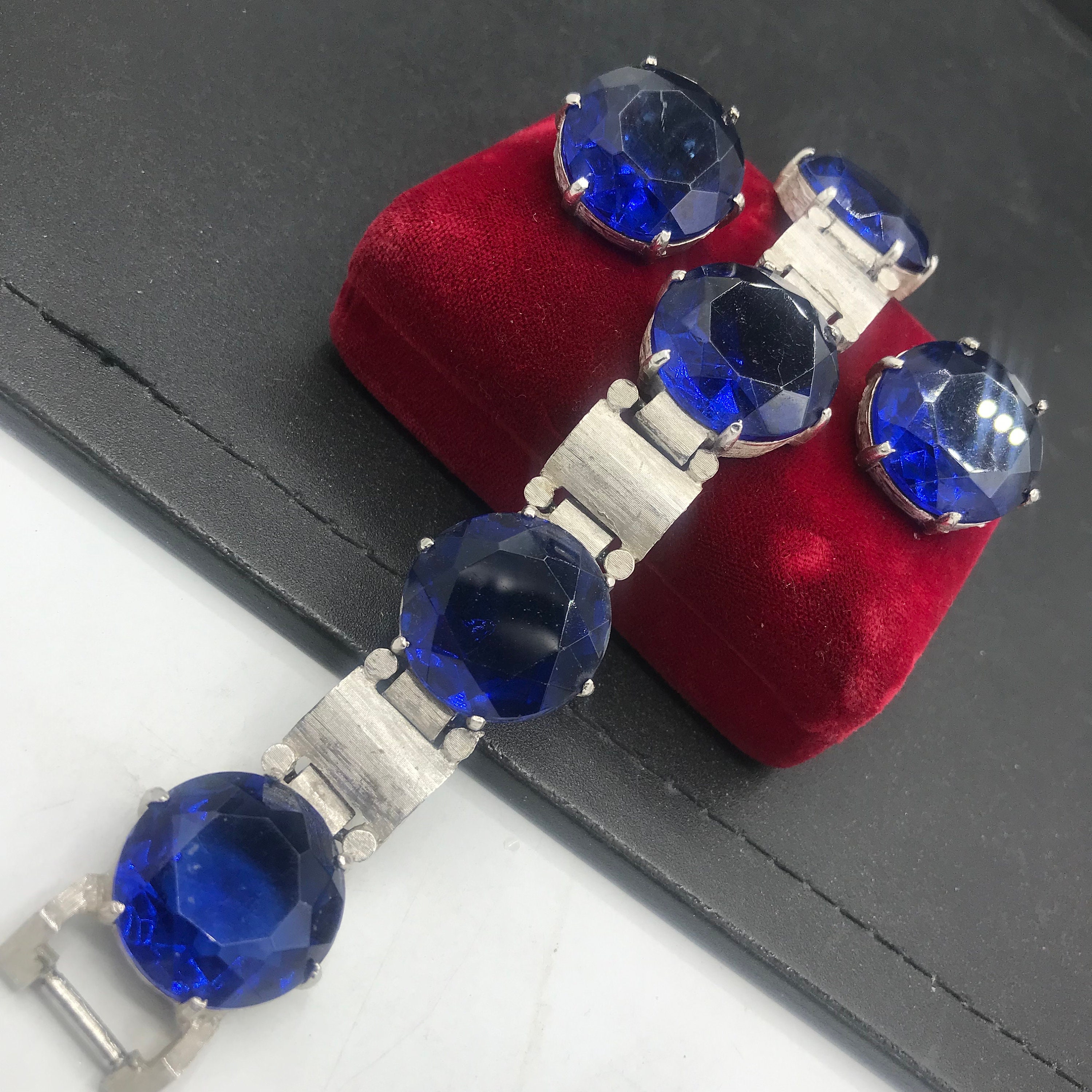 【1960’s】 SRO Alum rhinestone decorated Wonderful Art Deco Paved Rhinestone Silver Tone Bracelet