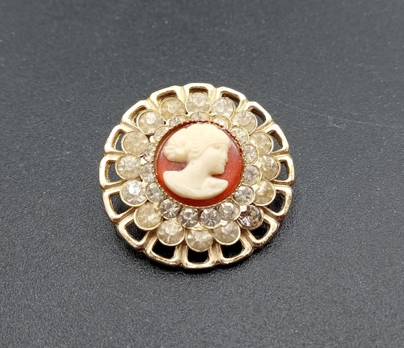 Vintage Small Rhinestone Cameo Brooch Pin, 1950's… - image 2