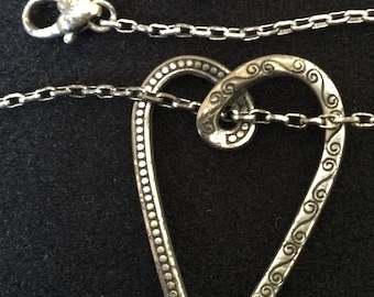 Brighton Vintage Silver Tone Metal Heart Pendant Halsband
