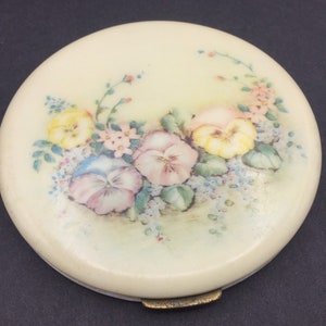 Very pretty Rex fifth Avenue signed light yellow floral large compact 1940s and 1950s vanity collectible home decor