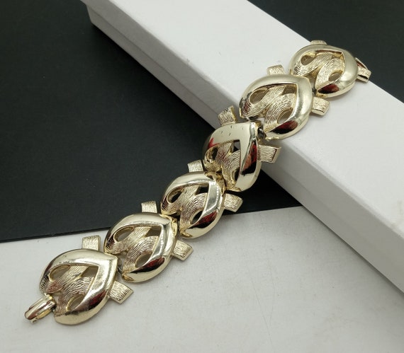Vintage Gold Tone Chunky Bracelet 1950's 1960's - image 5